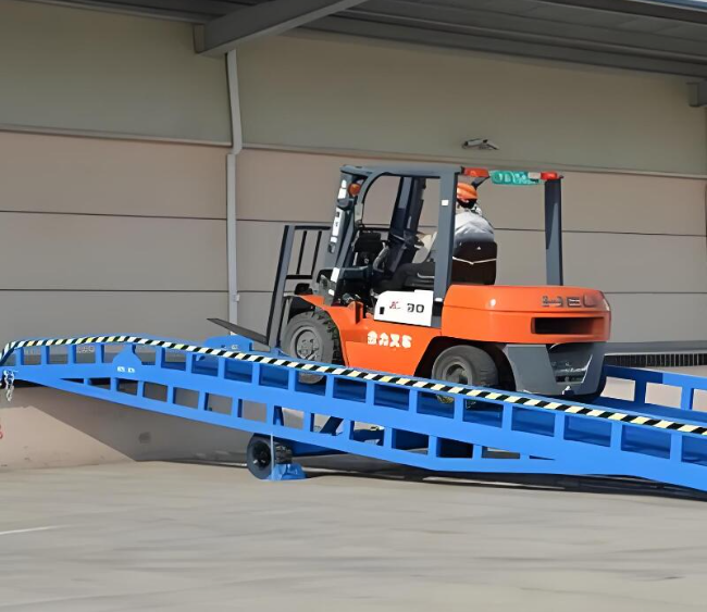 开原移动式卸货平台（叉车用）